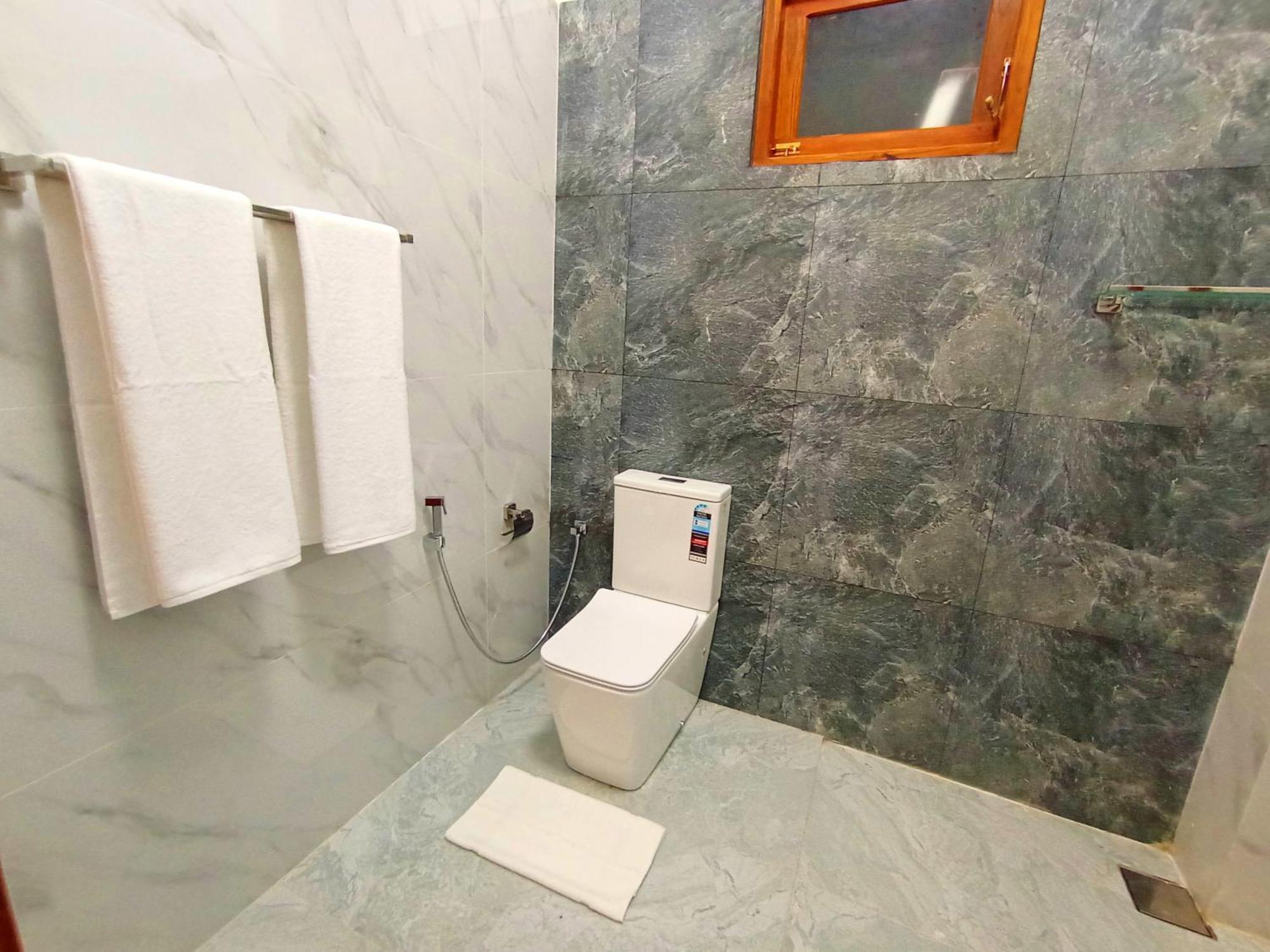 فندق Crown Breeze آهانغاما المظهر الخارجي الصورة
