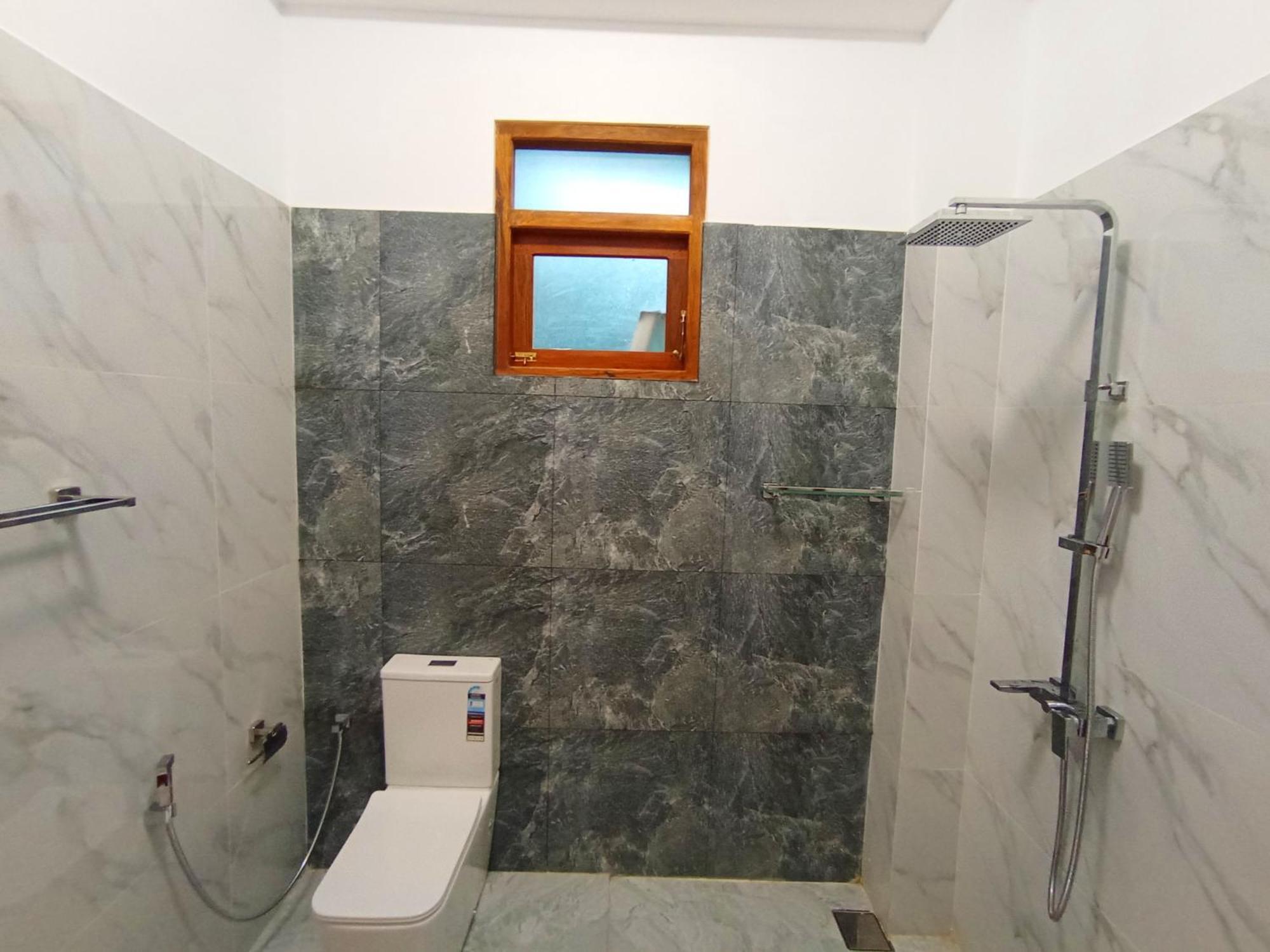 فندق Crown Breeze آهانغاما المظهر الخارجي الصورة