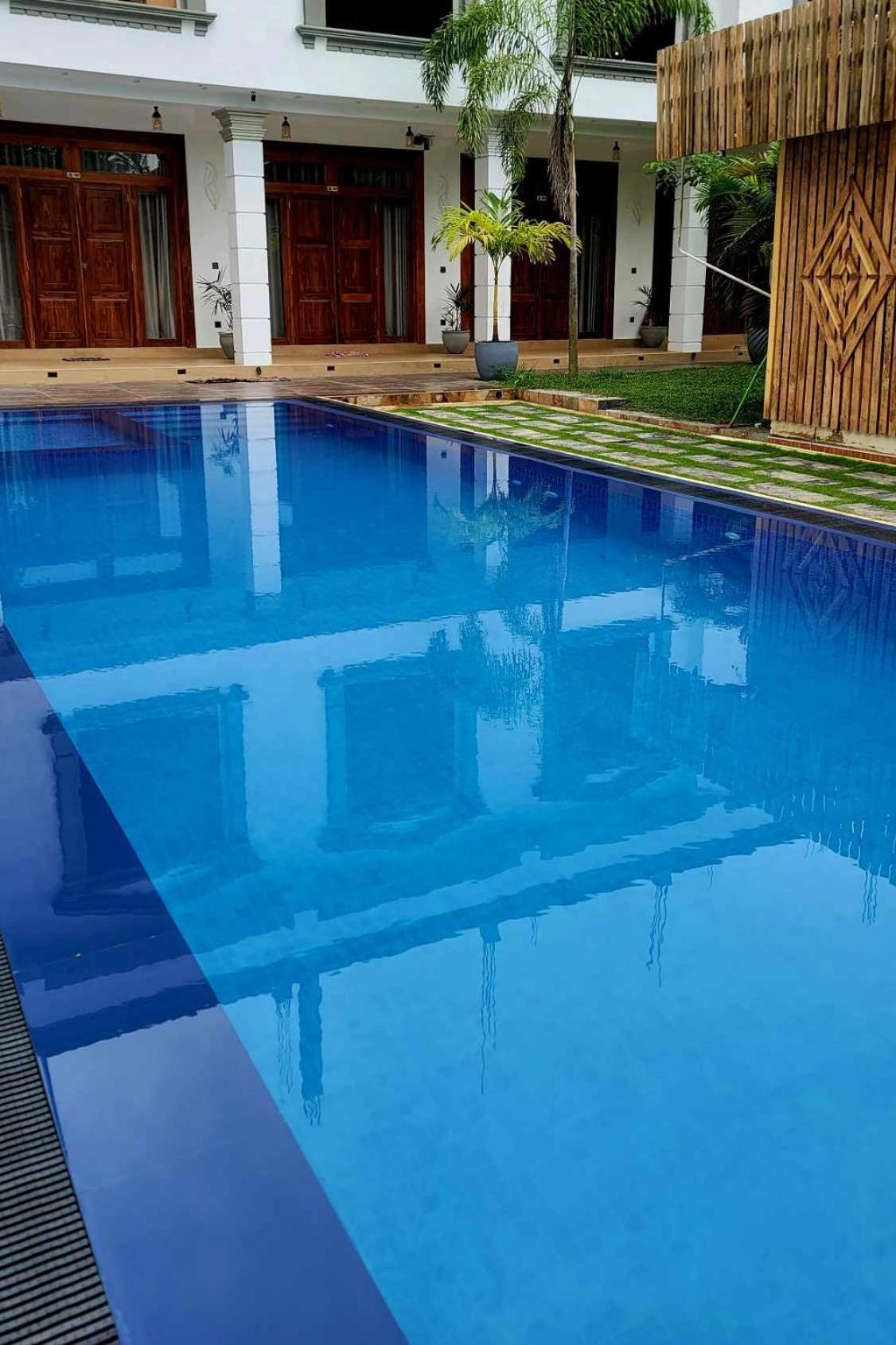 فندق Crown Breeze آهانغاما المظهر الخارجي الصورة