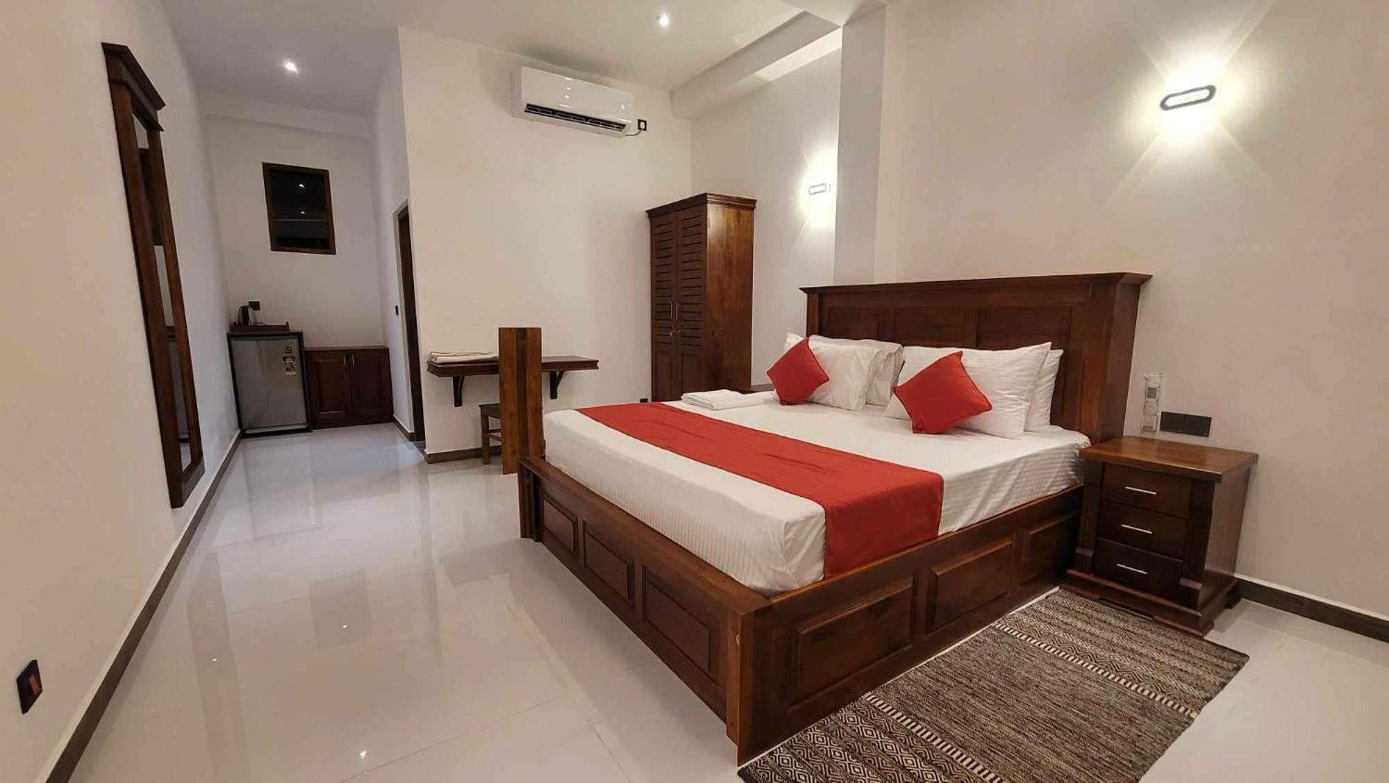 فندق Crown Breeze آهانغاما المظهر الخارجي الصورة