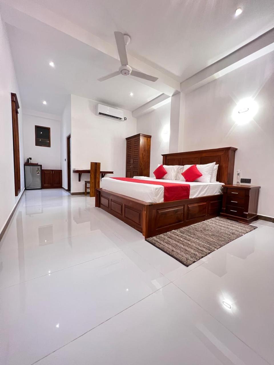 فندق Crown Breeze آهانغاما المظهر الخارجي الصورة